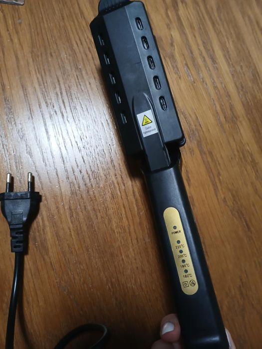 Електрически преси за коса всяка за по 10 евро