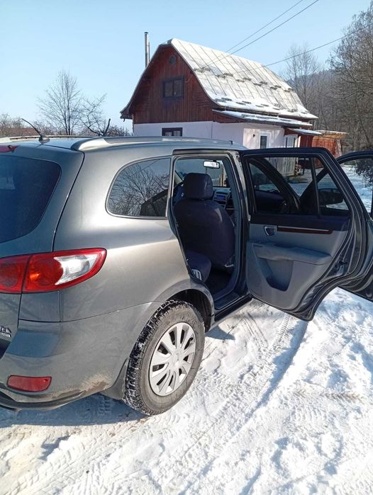 Vând autoturism Hyundai Santa Fe