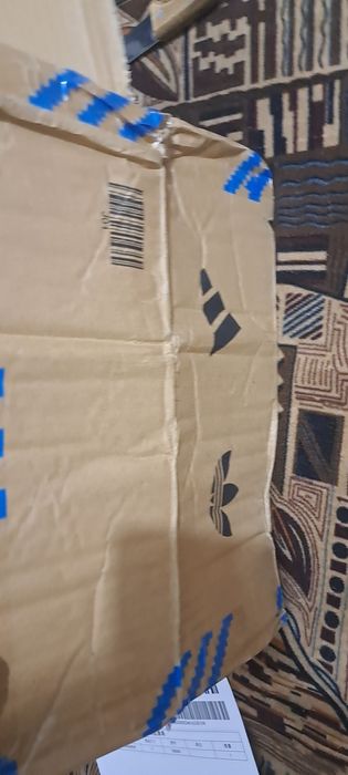 Продам кроссовки адидас оригинал