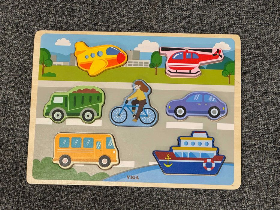 дървени пъзели с дръжки и книжка-влакче