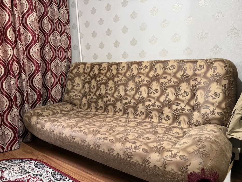 Срочно продам диван!