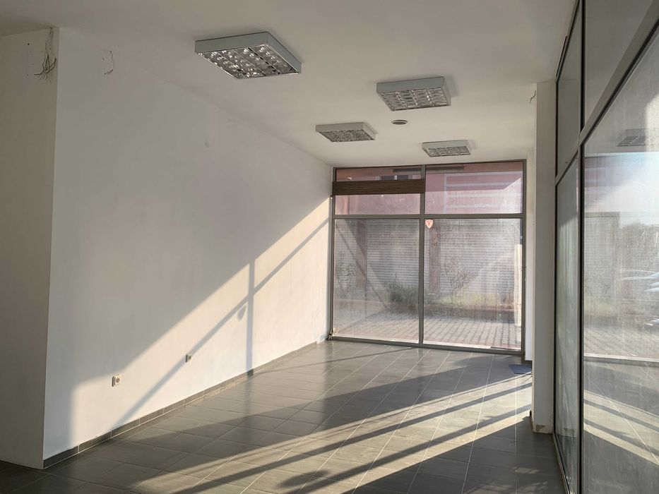 Дава се под наем Магазин в Пловдив, Христо Смирненски - 48 кв.м за 382.5 € - Снимка #2