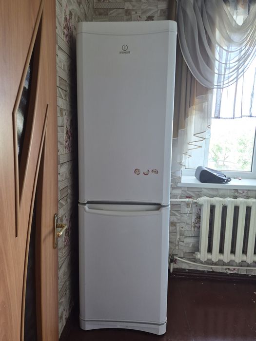 Продам холодильник