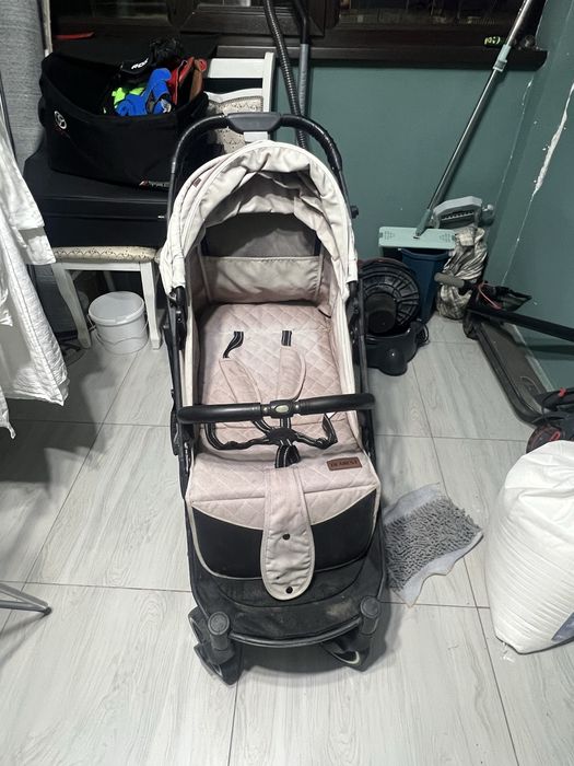 продаю коляску срочно