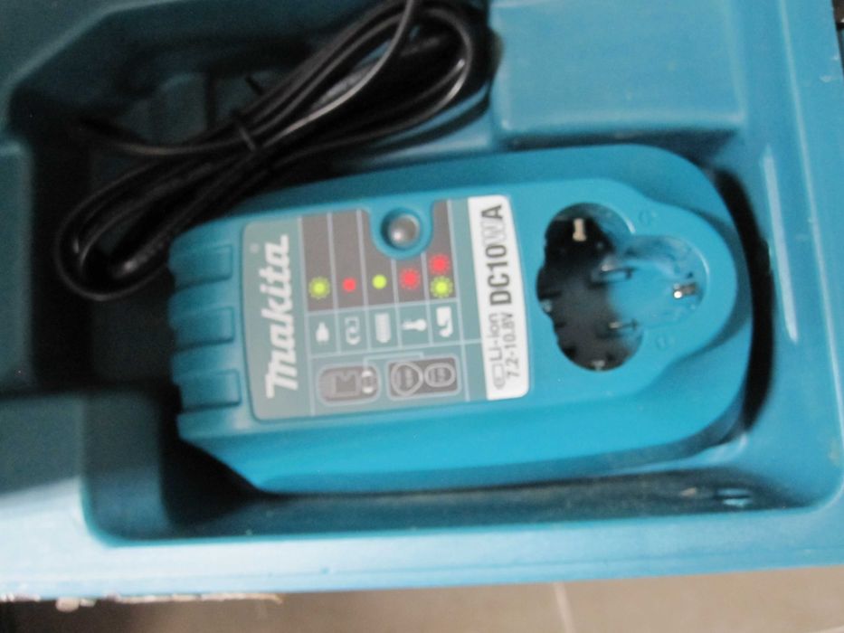 Pistol de bătut cuie fără fir Makita GN900SE 7,2 V, negru, albastru