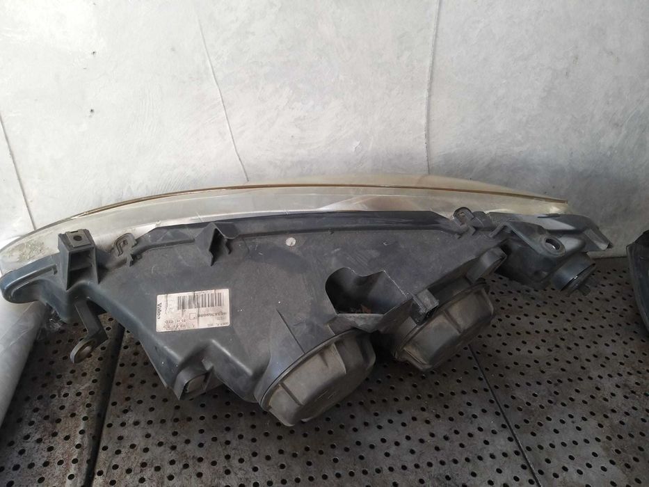 Far dreapta peugeot 307 9634369080