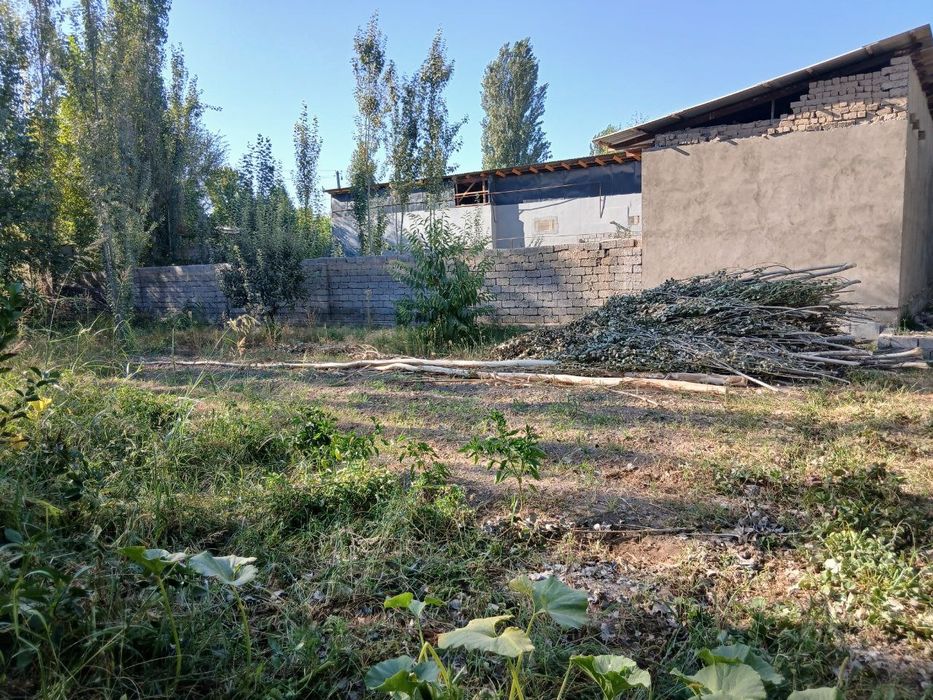 Uchastka sotiladi xamma sharoitlari bor oladigan kelishtirib beramiza