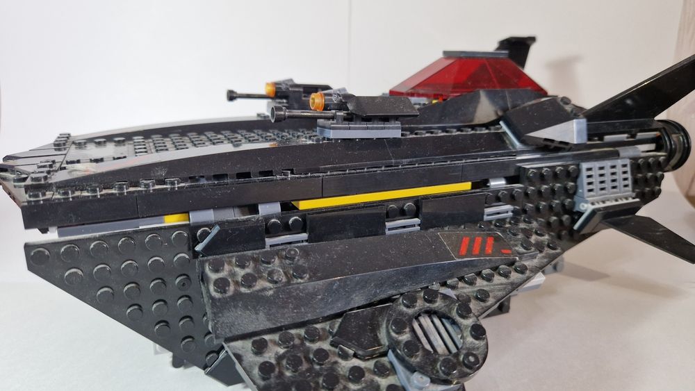 Продаю Lego super heroes коробка и инструкция имеются