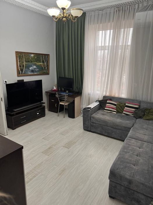 Срочно! Высокопотолочка на Бабура! 2/4/4