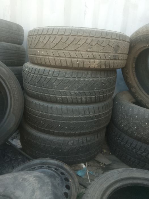Продам шины 235/65/17