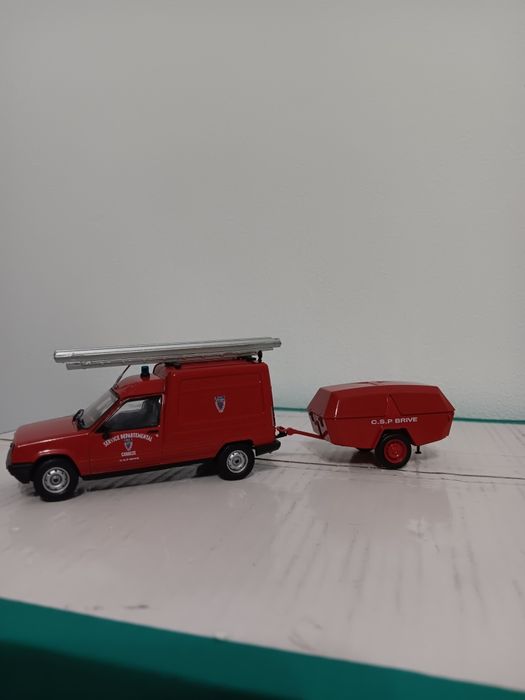 Macheta Renault Express 1 43