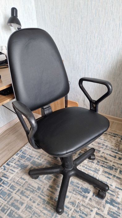 Продам стул компьтерный