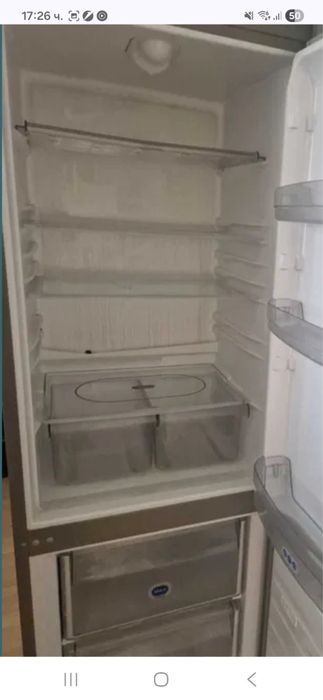 Работещ хладилник с фризер Whirlpool