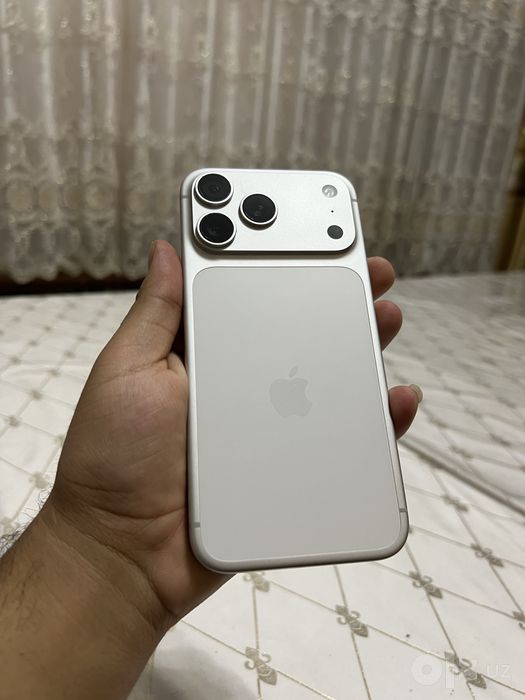 Iphone 17 pro max silver