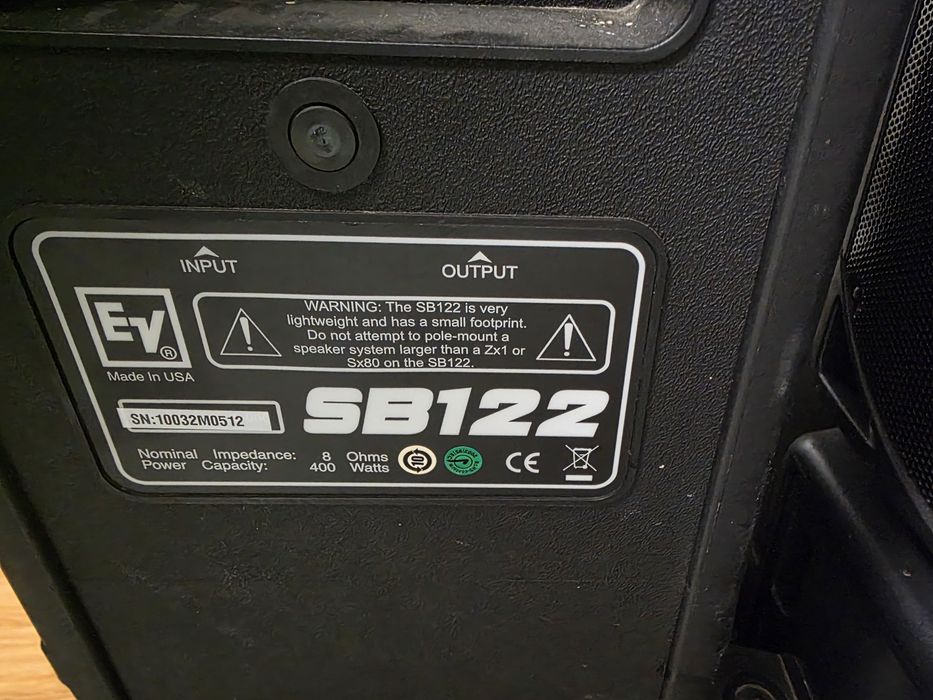 Vând electrovoice sb122