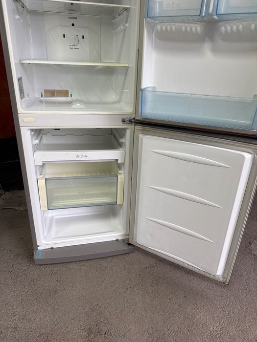 Хороший холодильник для дома продам