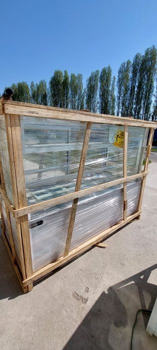 Vitrina xolodilnik Tort va shirinliklar uchun Professional darajadagi