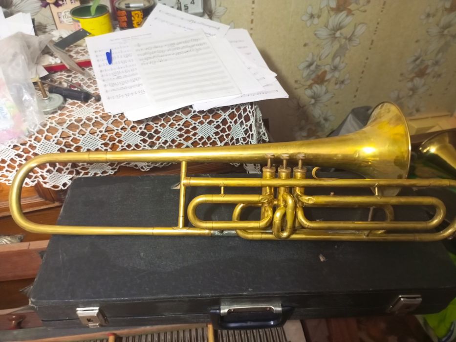 Помповый тромбон AMATI