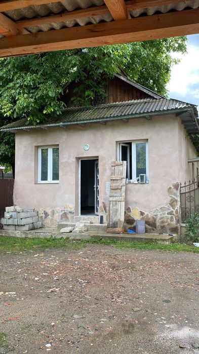 Casa NOUA de vanzare/inchiriere Poduri - 3km de Moinesti