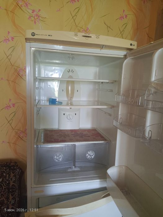 Продам холодильник LG