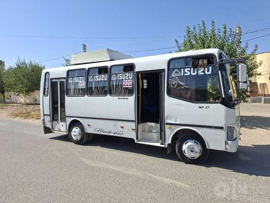 Isuzu avtobus sotiladi