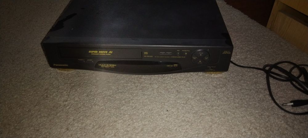 Видеомагнитофон в количестве 2-х штук. Panasonic, Supra.