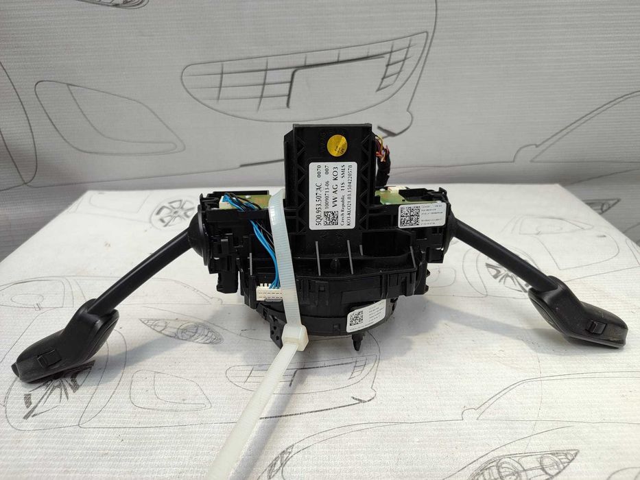 Ansamblu manete comenzi volan + spiră Skoda Octavia Mk3 (5E) 5Q0953549 2015 / [2013-2019] / (5B3)