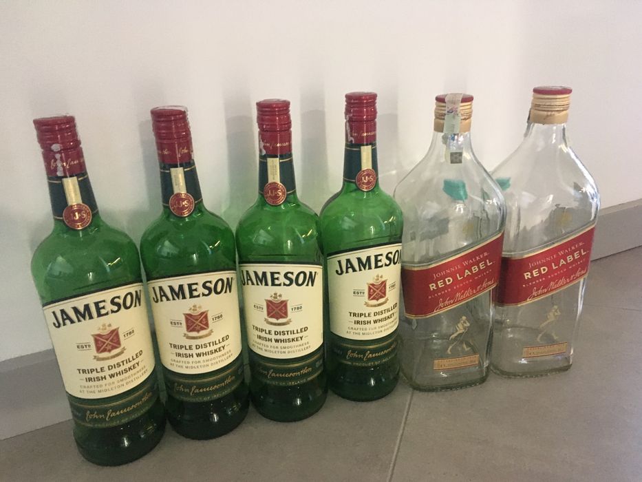 Празни бутилки Johnnie Walker - 1,75 l. и Janeson - 1 L