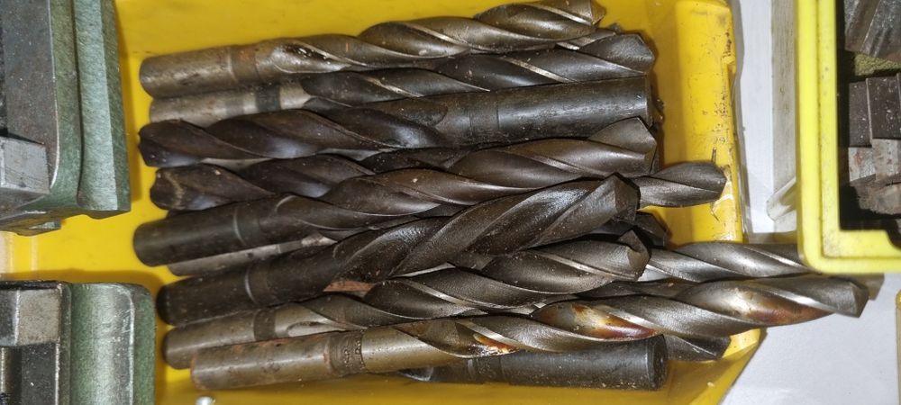 Lot scule aşchietoare strung şi freză (freze modul, dornuri, bucşe, burghie)