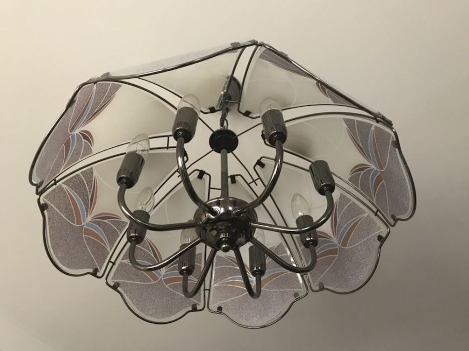 Vand lustra 8 becuri impecabila ca si noua