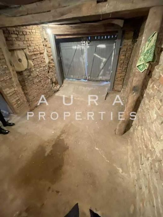 Продава се Къща в Разград, Бели Лом - 310 кв.м за 537 €/кв.м - Снимка #13