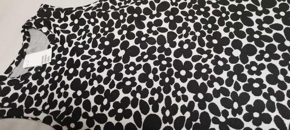 Нова рокля ХХЛ.С етикет.18лв.