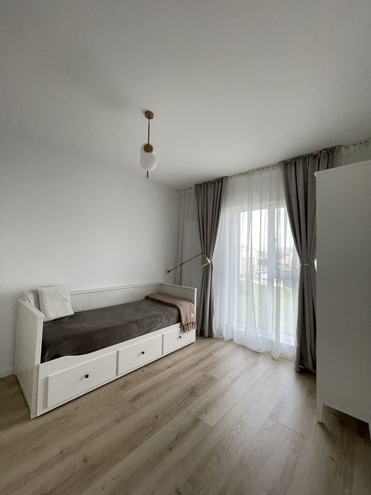Vand apartament 3 camere, zona Daliei, bloc nou.
