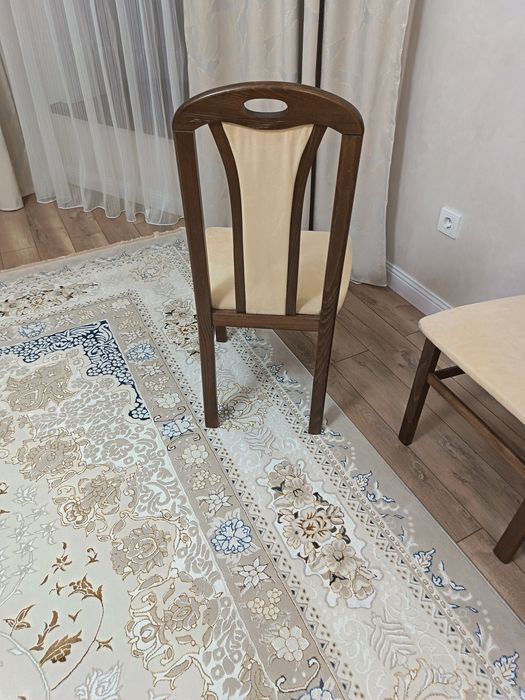 Стулья для гостиной и кухни