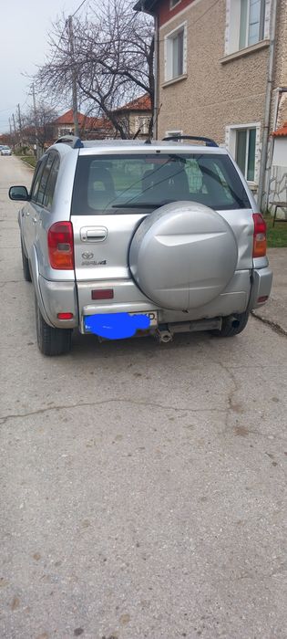 Продавам Toyota Rav4