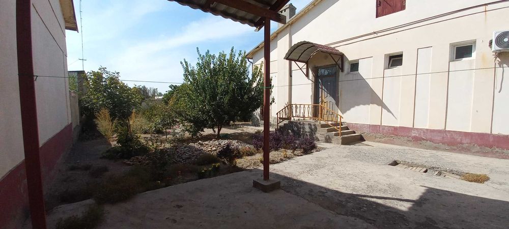 Коттедж 3 хона, Илғор МФЙда, нон заводи ёнида жойлашган.