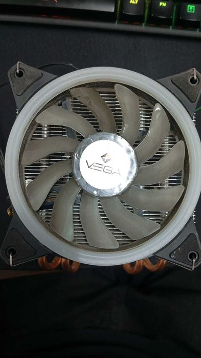 Низкопрофильный кулер для процессора