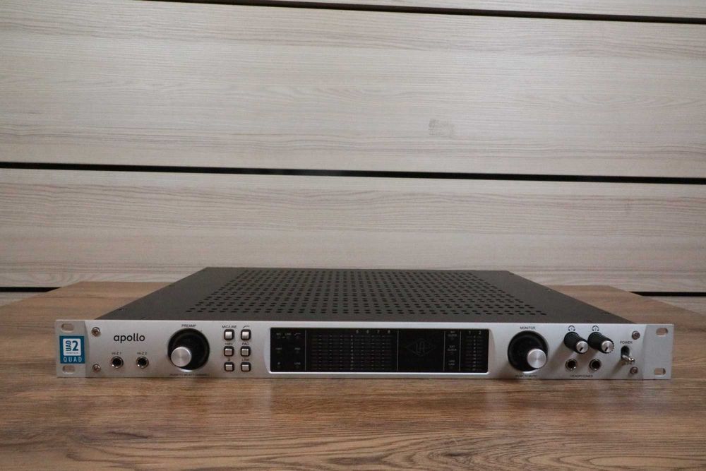 UAD Apollo Firewire with Real-Time UAD Processing