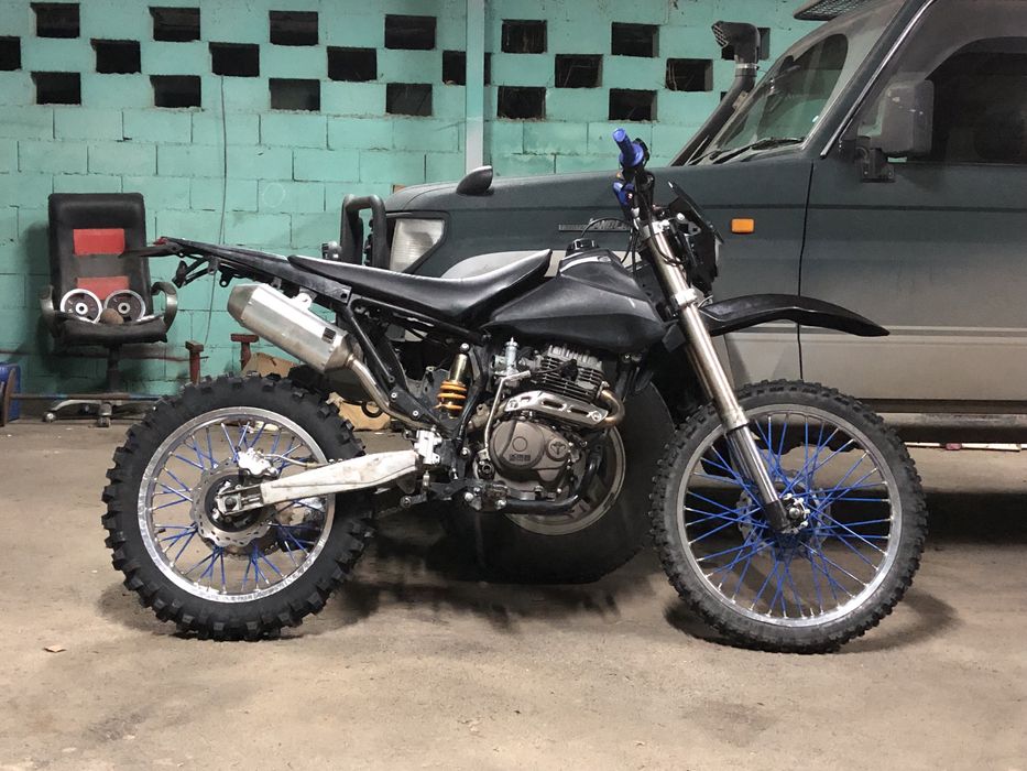 Продам эндуро 06 250