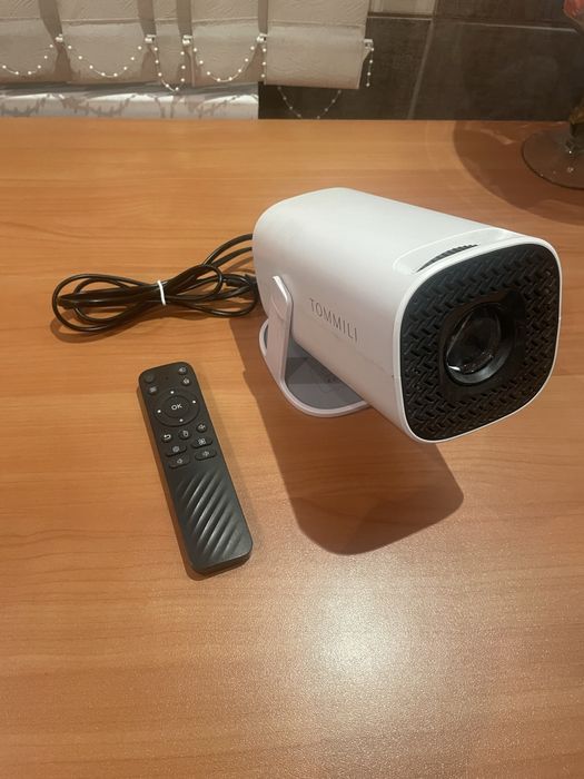 Проектор TOMMILI