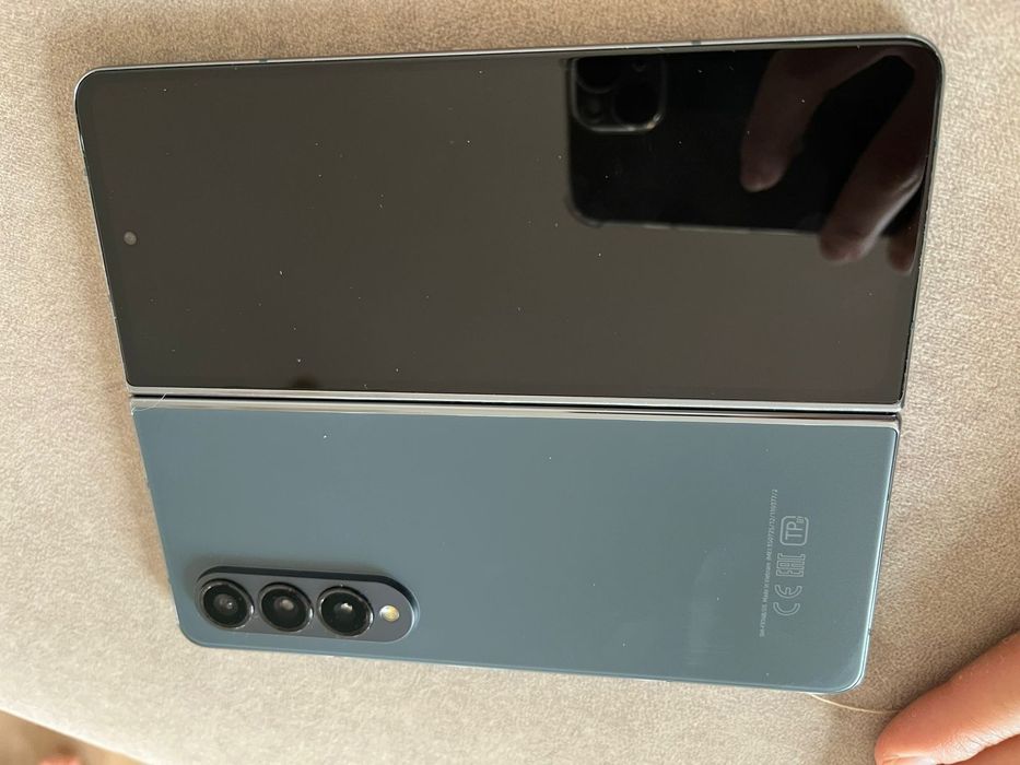 Продам смартфон самсунг