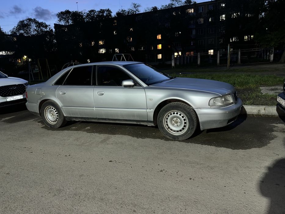 Срочно Ауди А8 Д2