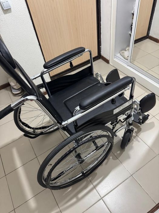 Продам инвалидную коляску