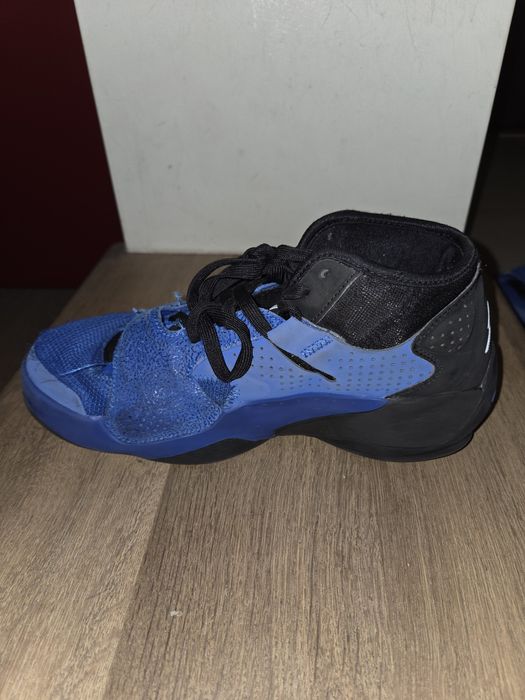 Adidasi giannis marime 37-38