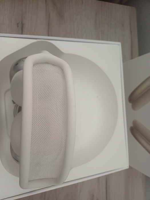 Airpods Max  starlight