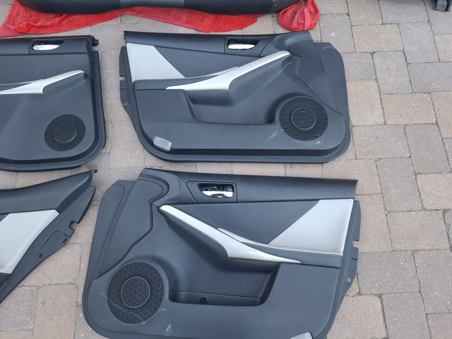Interior semi-piele lexus is 300h impecabil