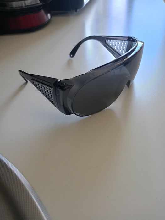Vând ochelari de soare Uvex ,produs de calitate superioara,originali,made in Germany.