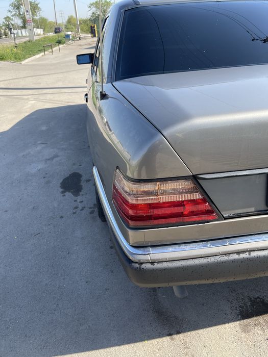 Мерседес Бенс 124