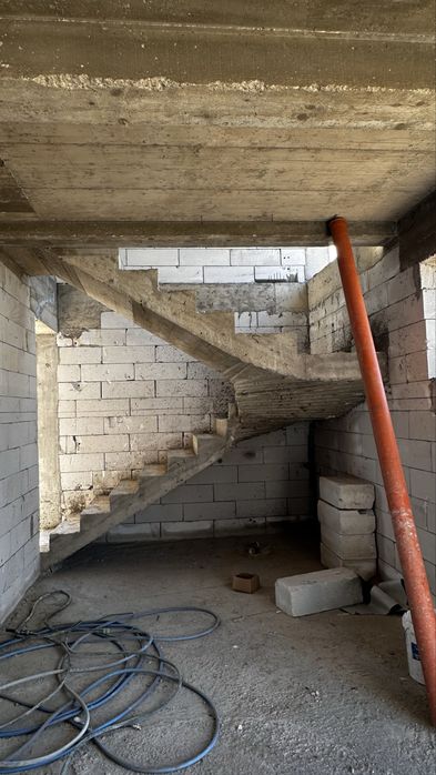 Casa individuală S+P+E suprafață (47+72+72 mp utili) teren 550mp