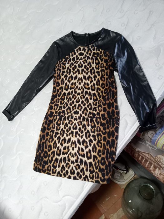 Продам платье на девочку подростка